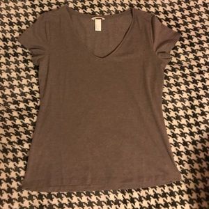 H&M V-NECK SHIRT